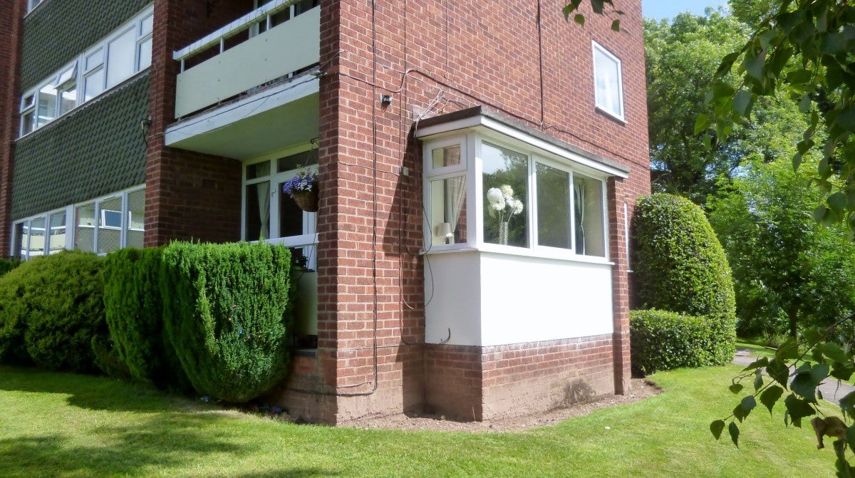 Flat Pangfield Park in Coventry