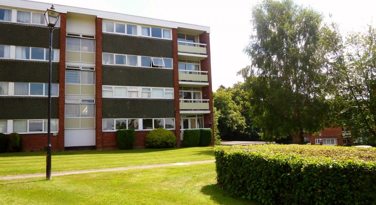 Flat Pangfield Park in Coventry