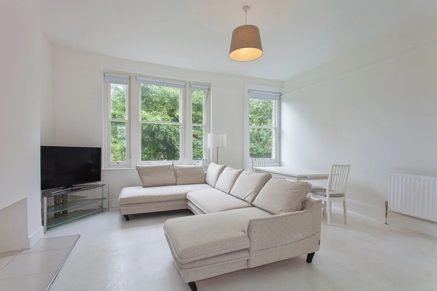 Flat Malvern Road in Greater London