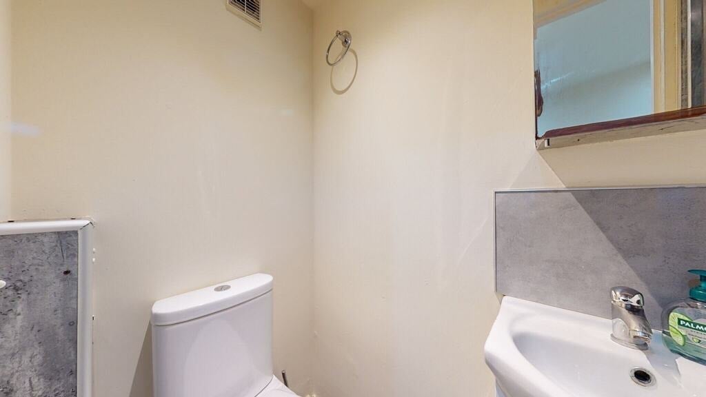 Room Chatsworth Road in Greater London