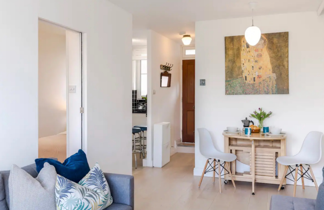 Flat Clarence Gardens in Greater London