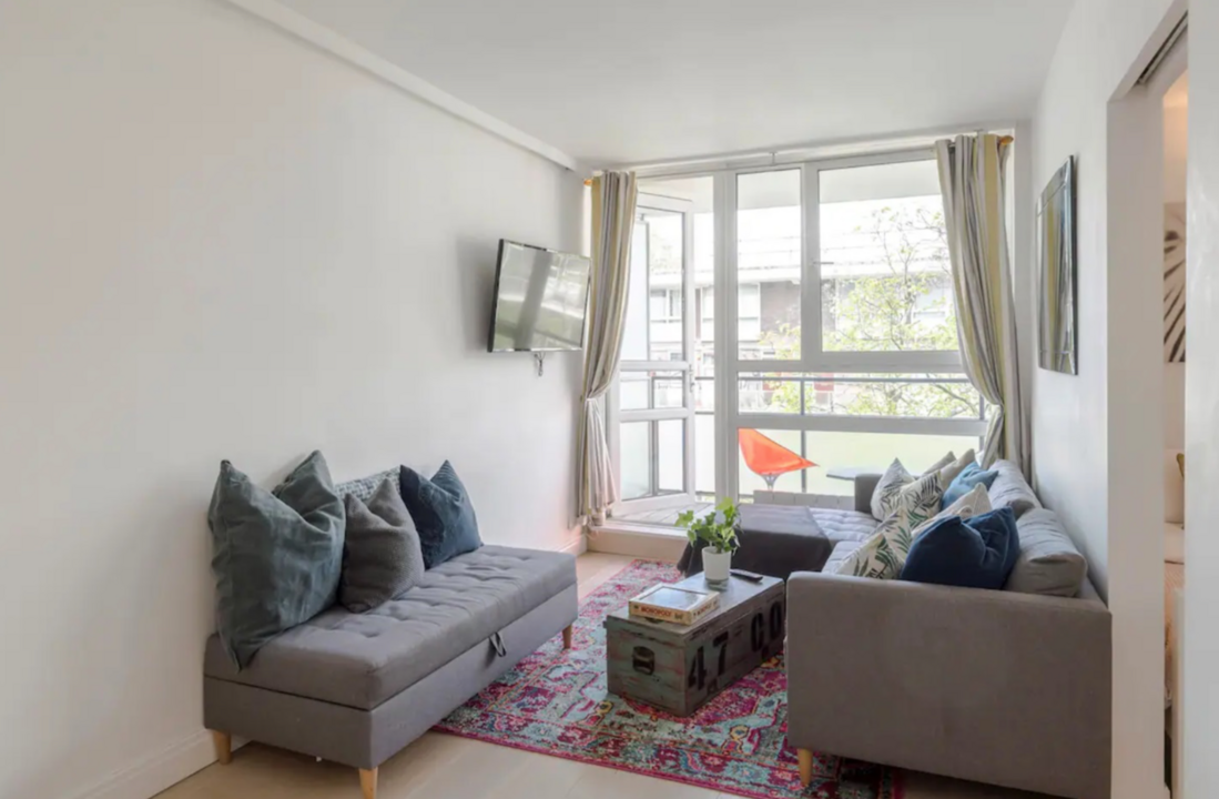 Flat Clarence Gardens in Greater London