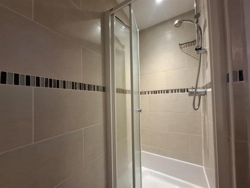 Room Loughton Road in Milton Keynes