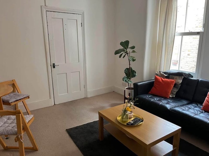 Room Coverton Road in Greater London