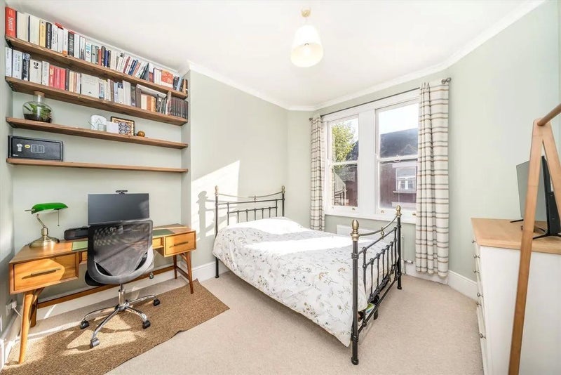 Room Hillyard Street in Greater London