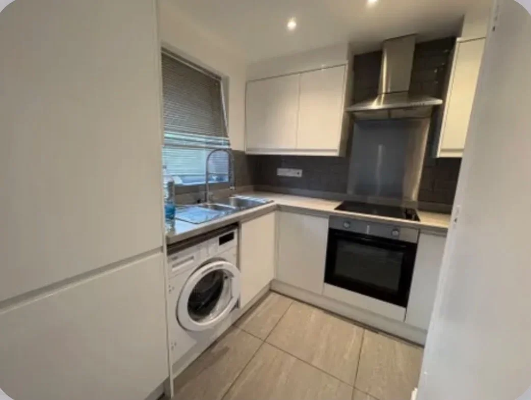 Flat Shurland Avenue in Greater London
