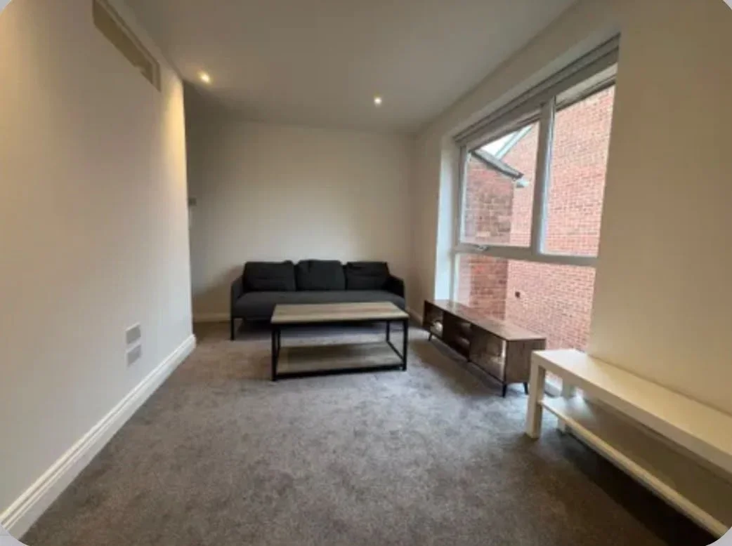 Flat Shurland Avenue in Greater London