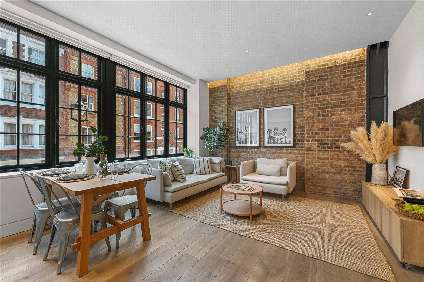 Flat Great Titchfield Street in City of Westminster