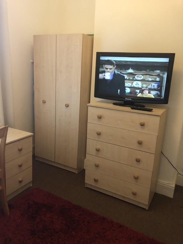Room Princess Road in Poole