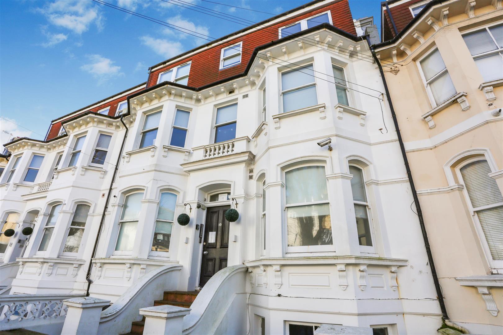 Flat Seafield Road in Portslade by Sea