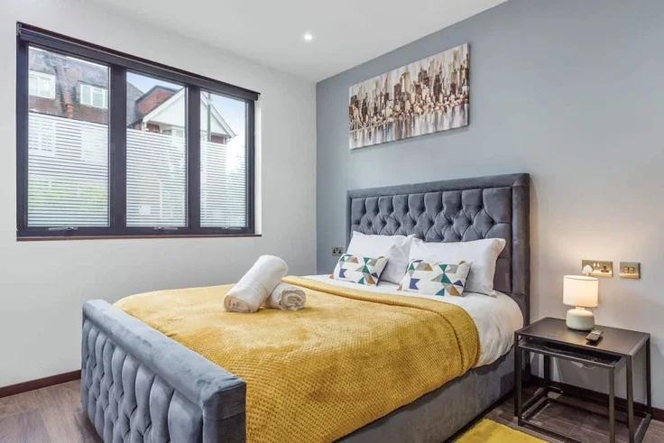 Room Woodstock Road in Greater London