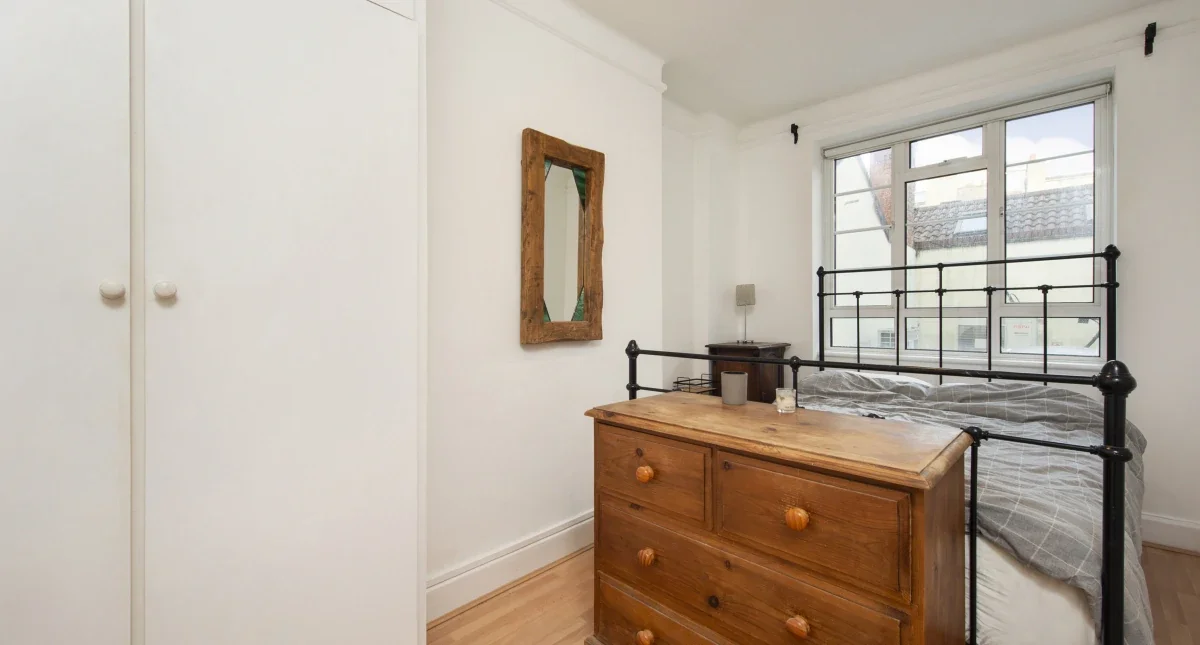 Flat Neal Street in Greater London
