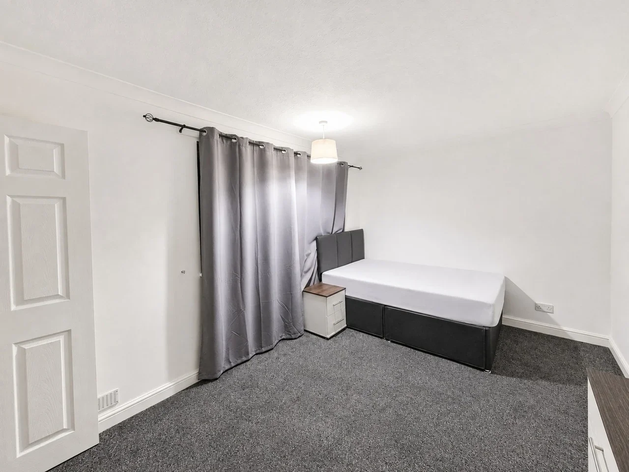 House Rantree Fold in Basildon