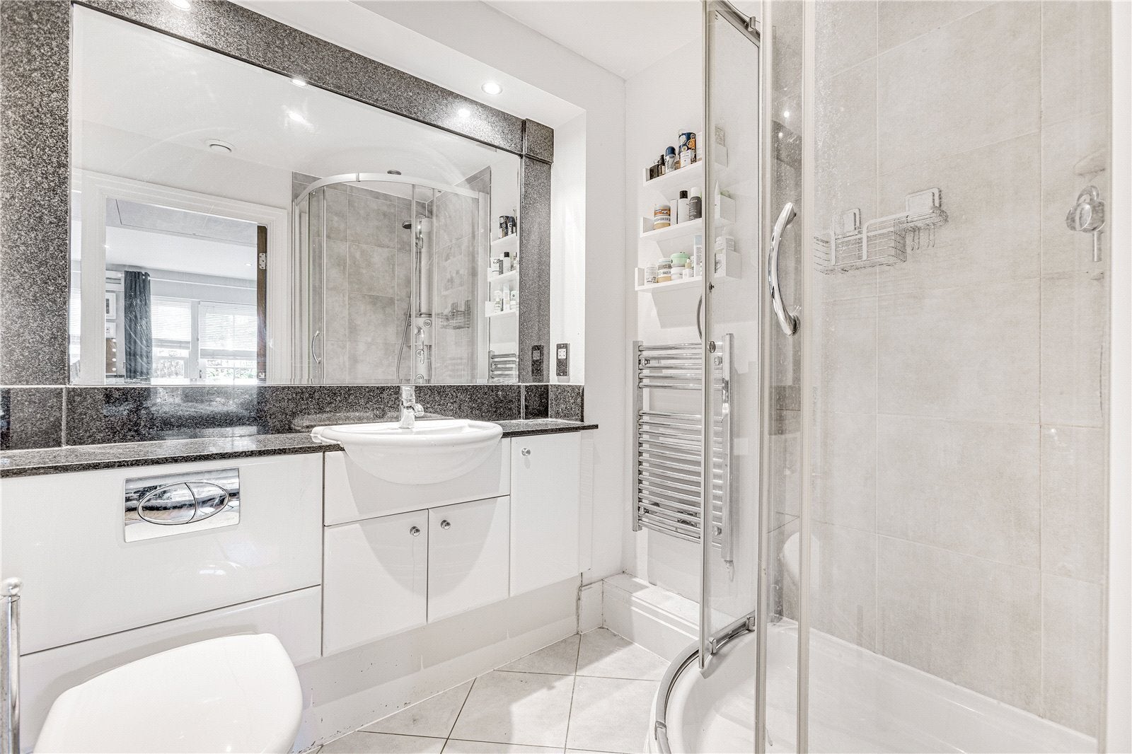 Flat Imperial Crescent in Greater London