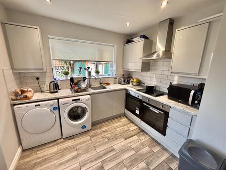 Room Harcourt Street in Royton