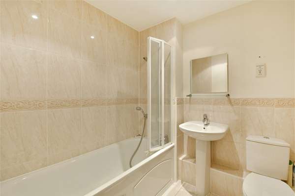Flat Longbourn in Windsor