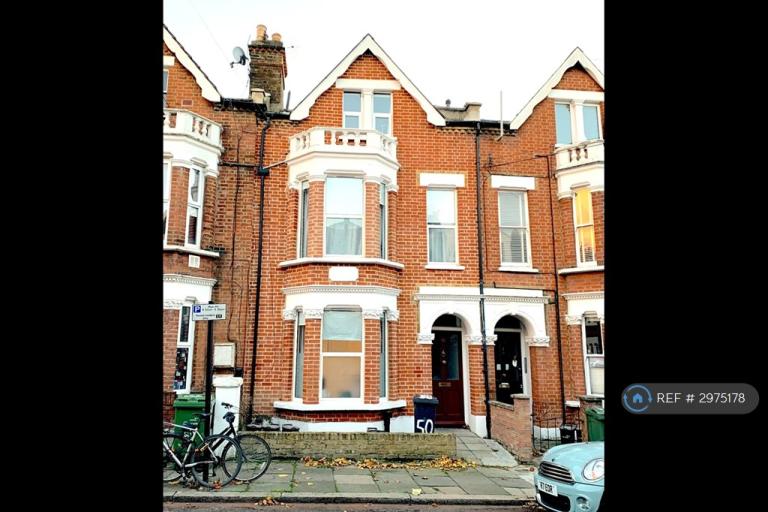 Room Hemberton Road in Greater London