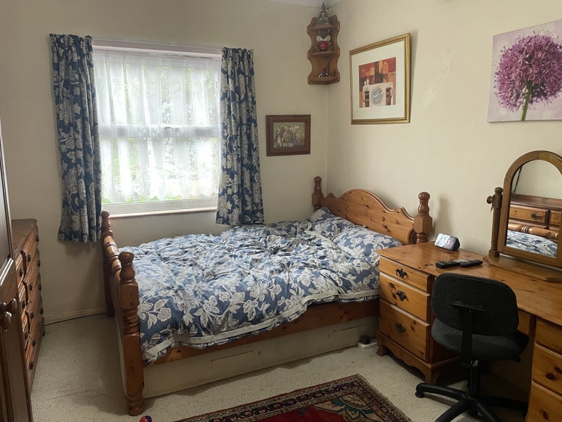 Room Croydon Road in Caterham
