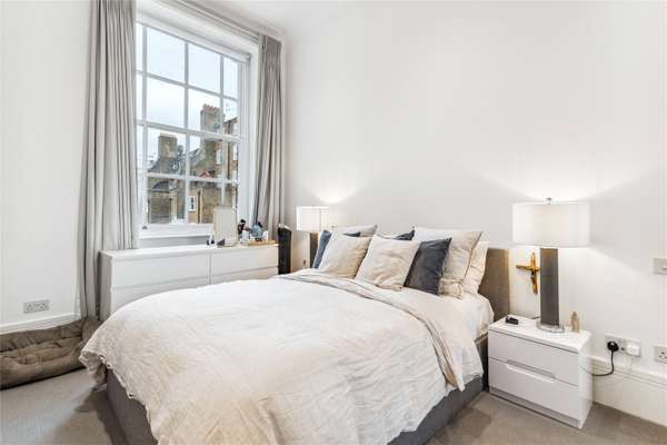 Flat Lancaster Gate in City of Westminster