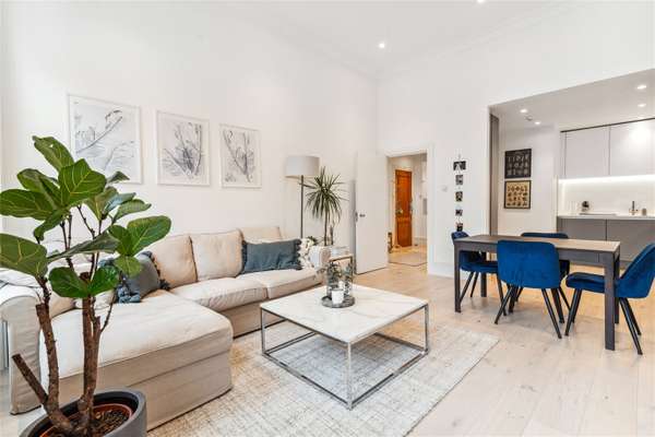 Flat Lancaster Gate in City of Westminster