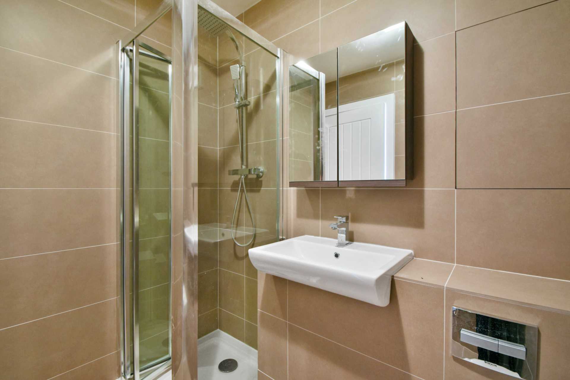 Flat Shepherds Bush Green in Greater London