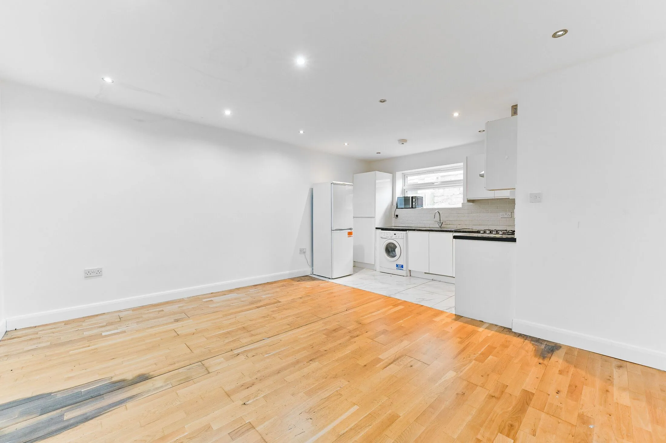 Flat Clarence Road in Greater London