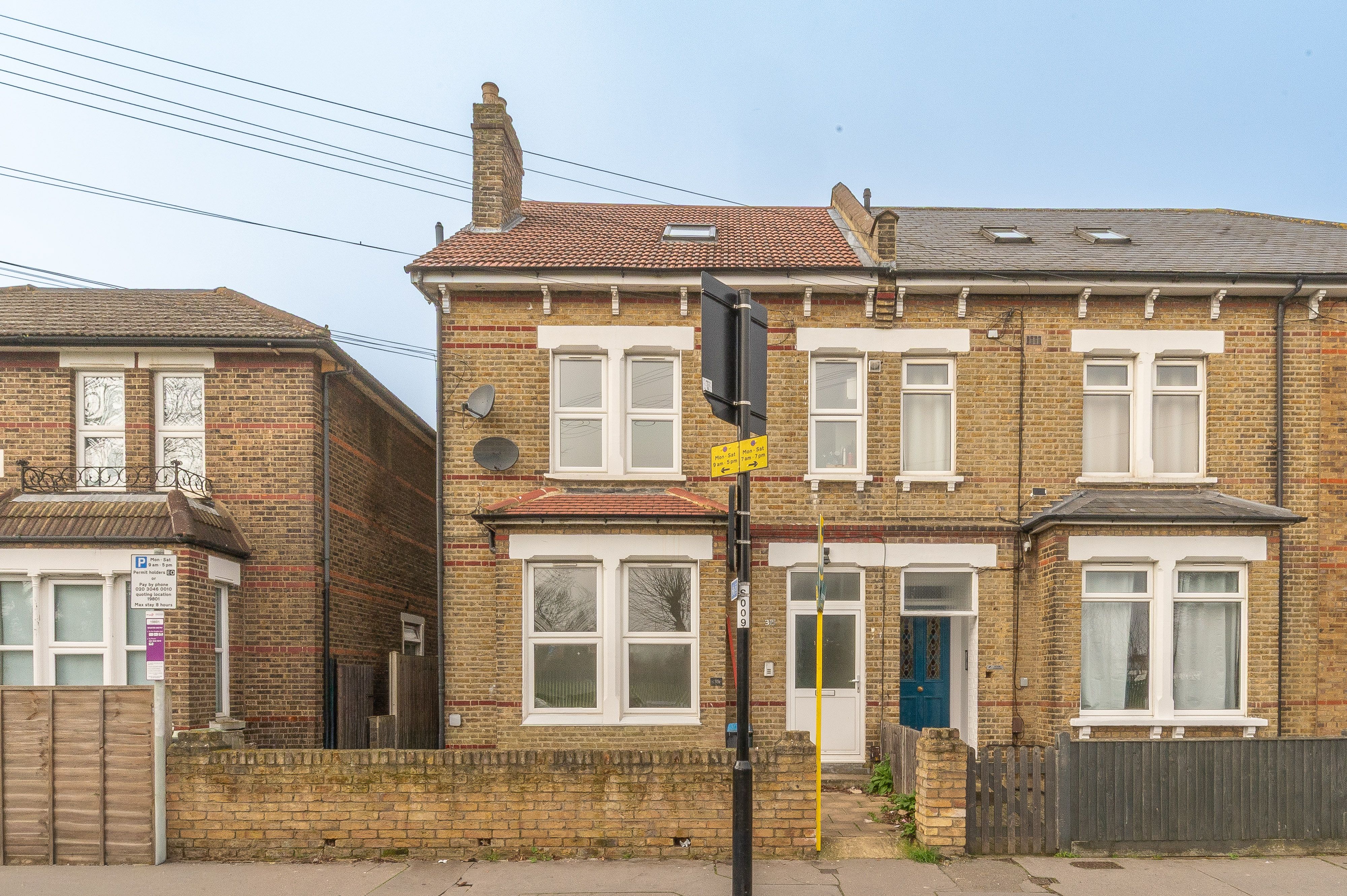 Flat Clarence Road in Greater London