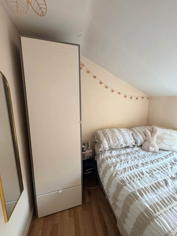 Room Chelverton Road in Greater London
