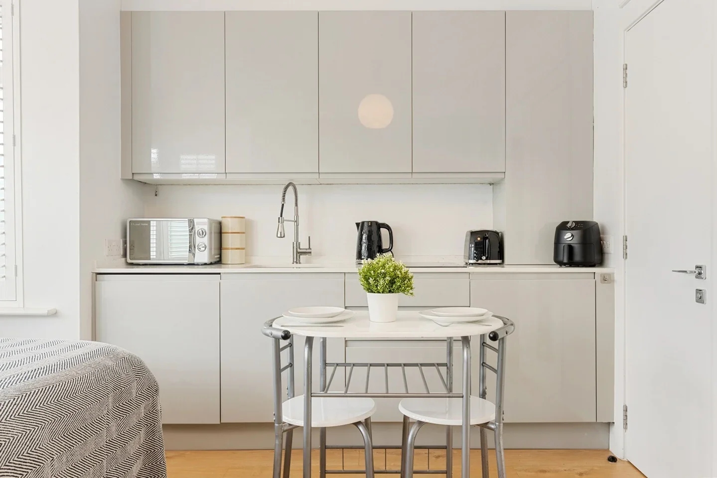 Flat Park Drive in Greater London