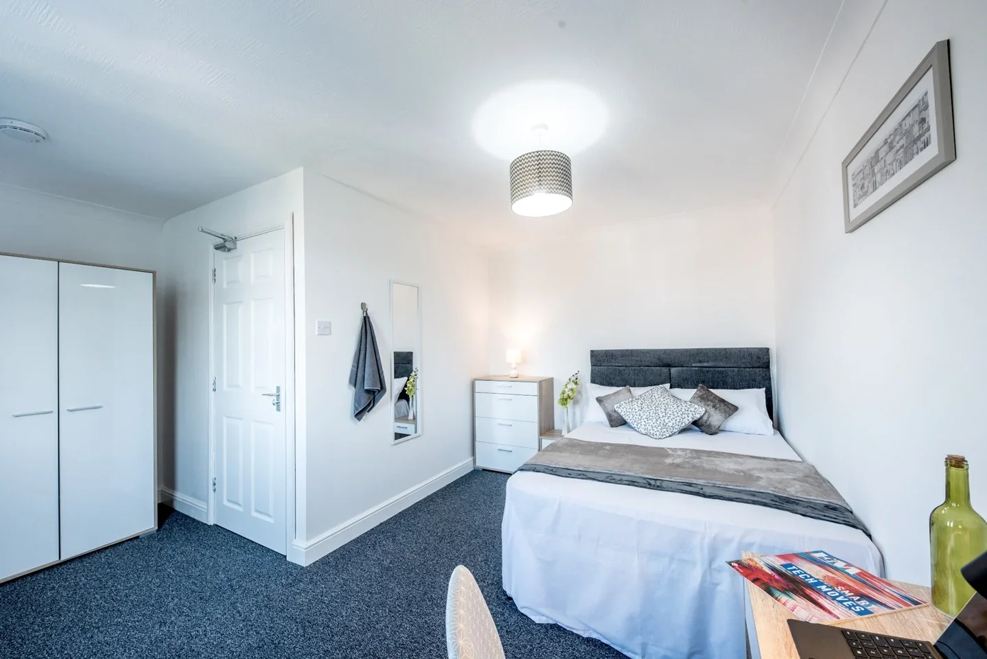 House Chertsey Close in Luton