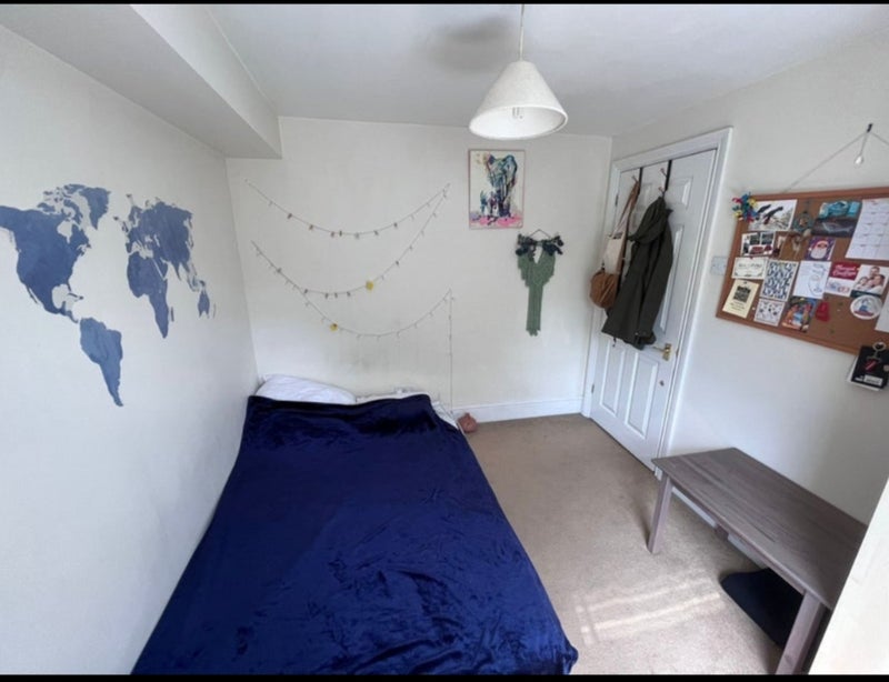 Room Lisle Close in Greater London
