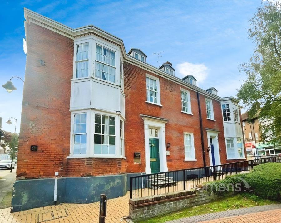 House Cross Street in Basingstoke and Deane