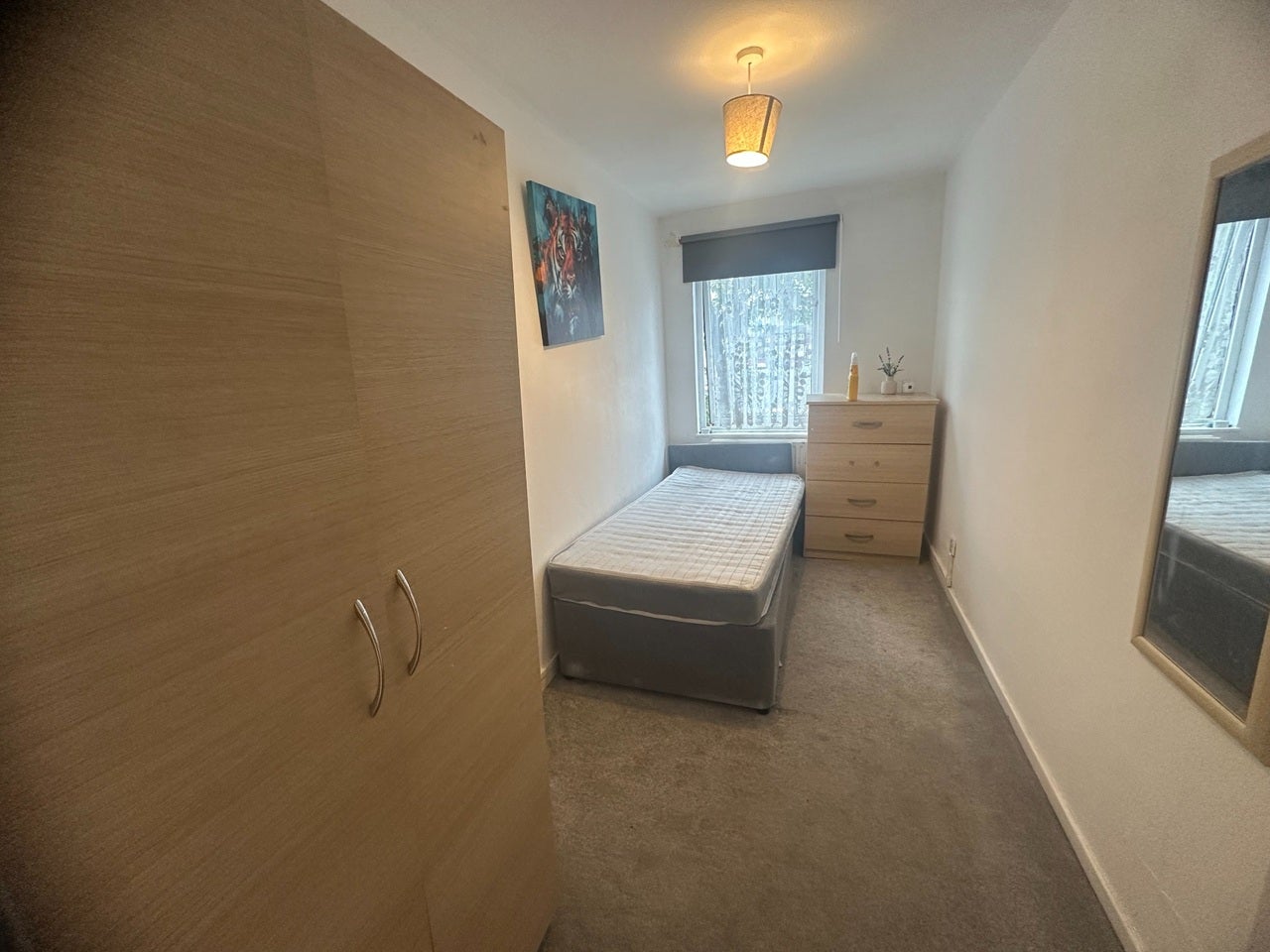 Room Hoskin's Close in Greater London
