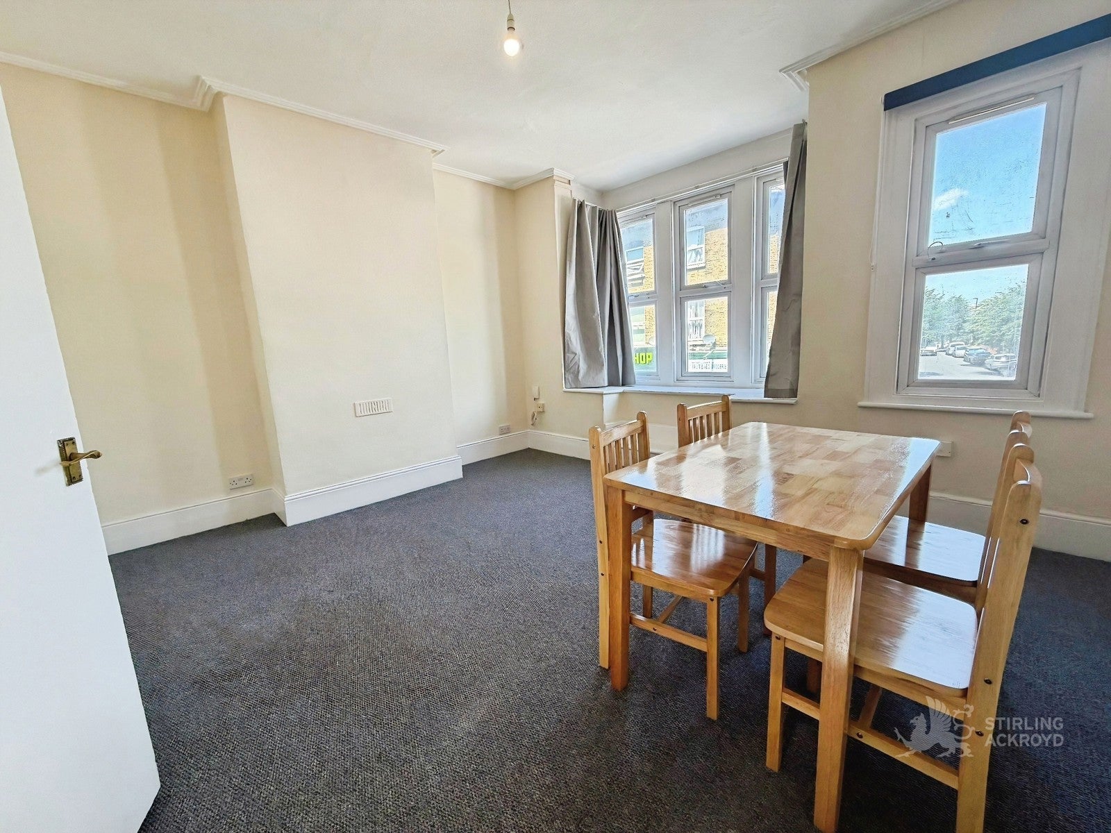 Flat Lower Addiscombe Road in Greater London