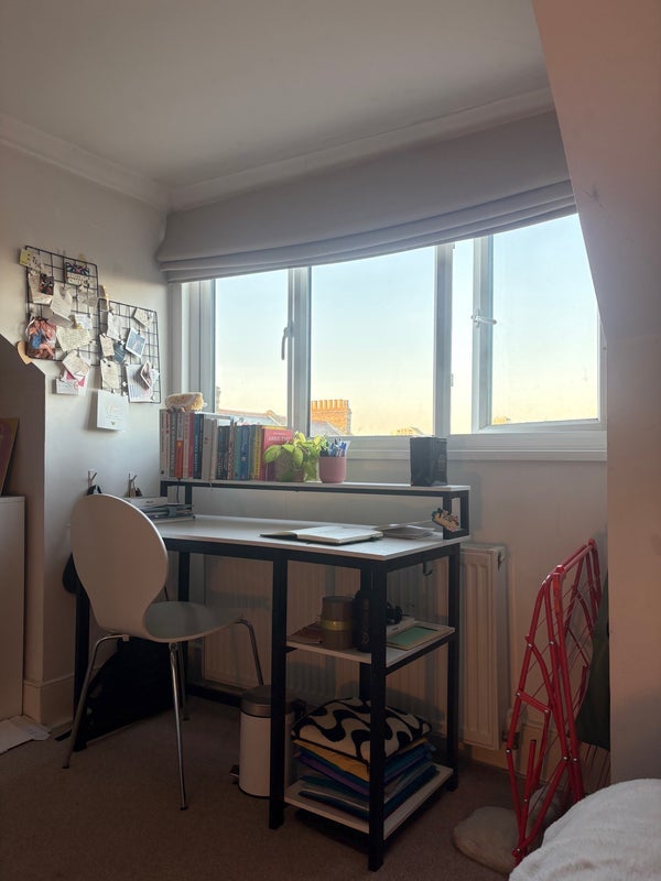 Room Schubert Road in Greater London