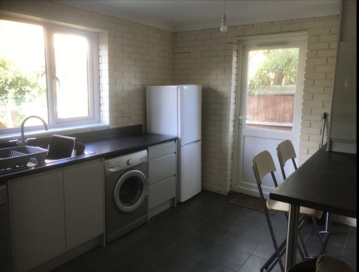 Room Merleburgh Drive in Borough of Swale