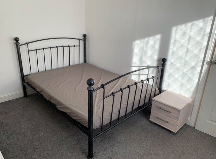 Room Merleburgh Drive in Borough of Swale