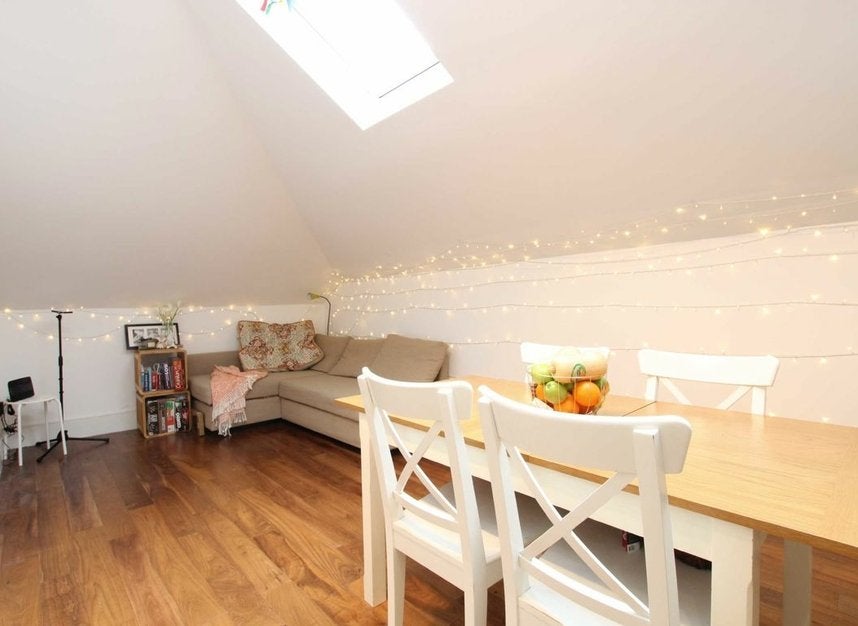 Flat Finsbury Park Road in Greater London
