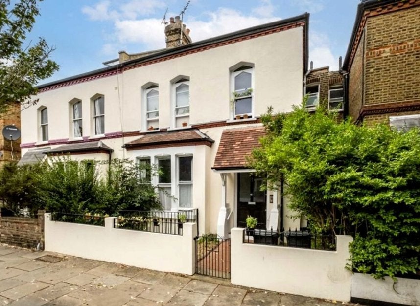 Flat Finsbury Park Road in Greater London