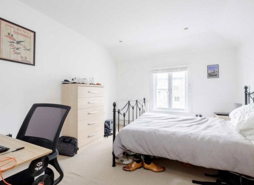Flat Finsbury Park Road in Greater London