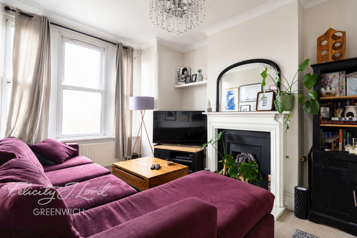 Flat Eastcombe Avenue in Greater London