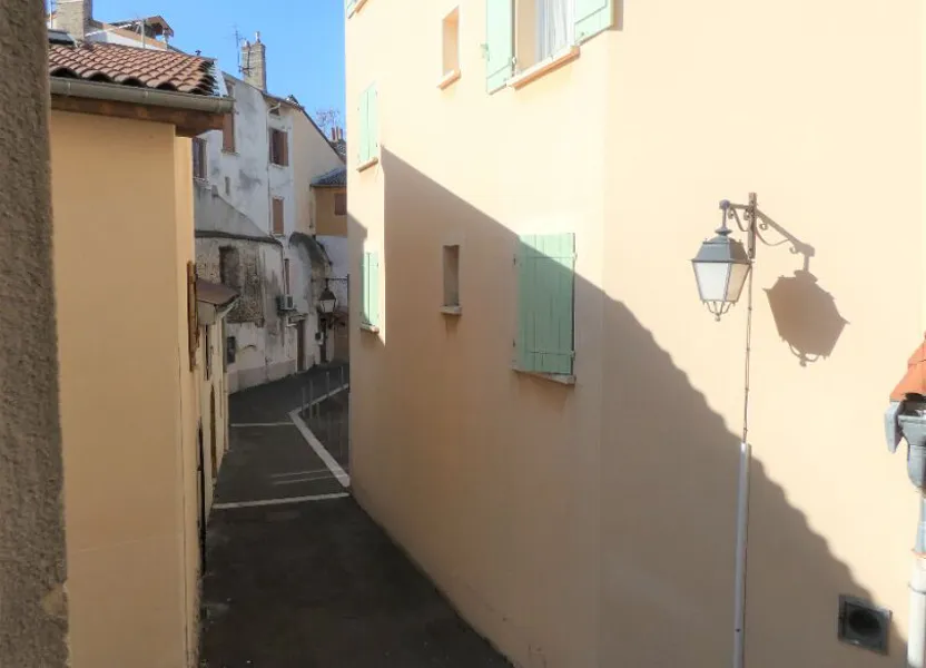 Flat Petite Rue des Collonges in Saint-Genis-Laval