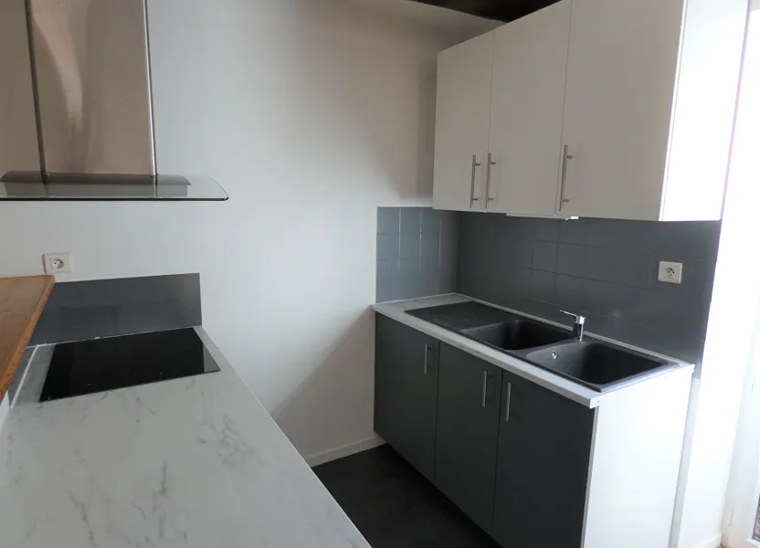 Flat Petite Rue des Collonges in Saint-Genis-Laval