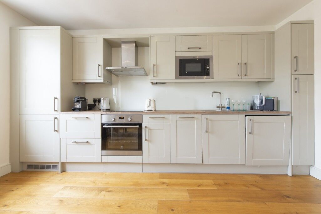 Flat Clifton Road in City of Westminster