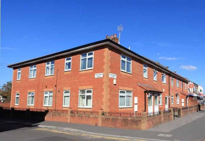 Flat Greenfield Road in Bristol