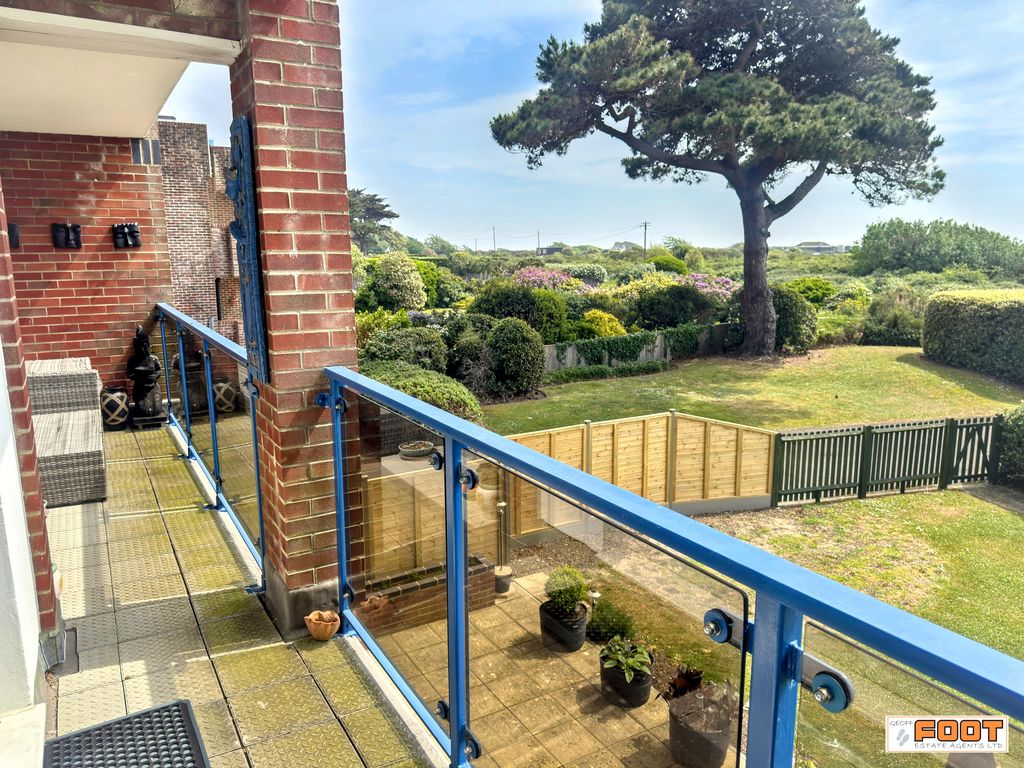 Flat Sea Front in Hayling Island