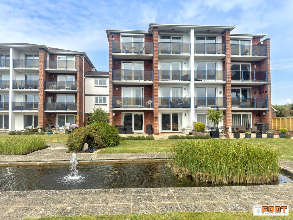 Flat Sea Front in Hayling Island
