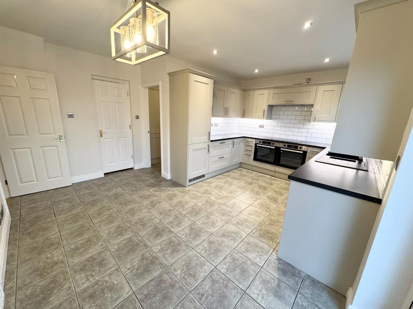 House Martlet Close in Wootton