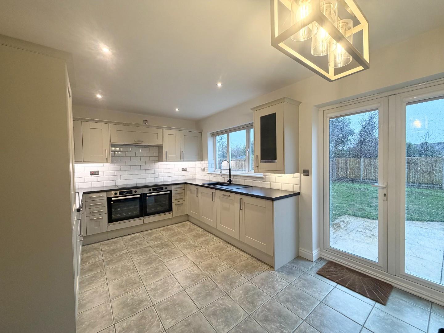 House Martlet Close in Wootton