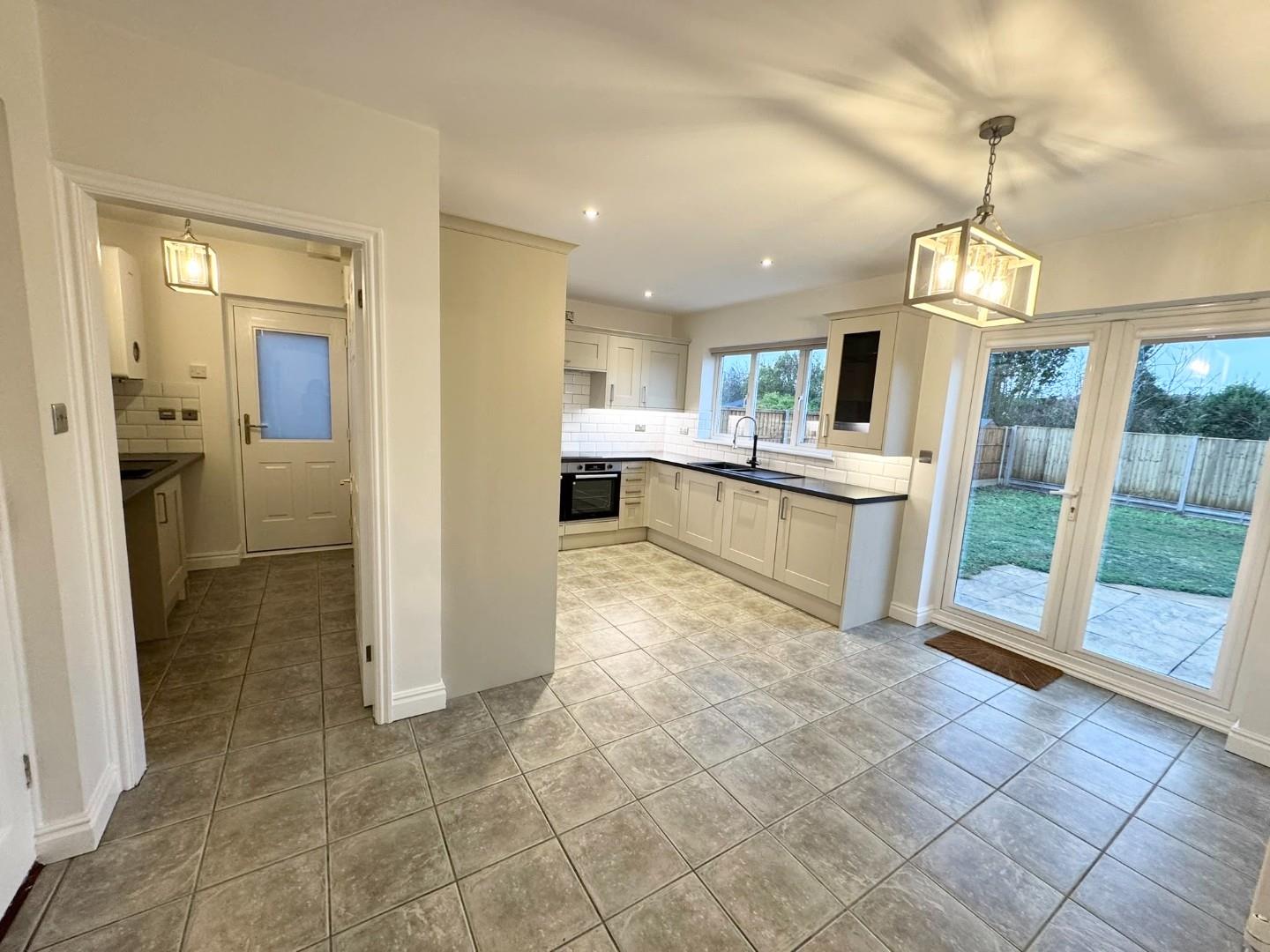 House Martlet Close in Wootton
